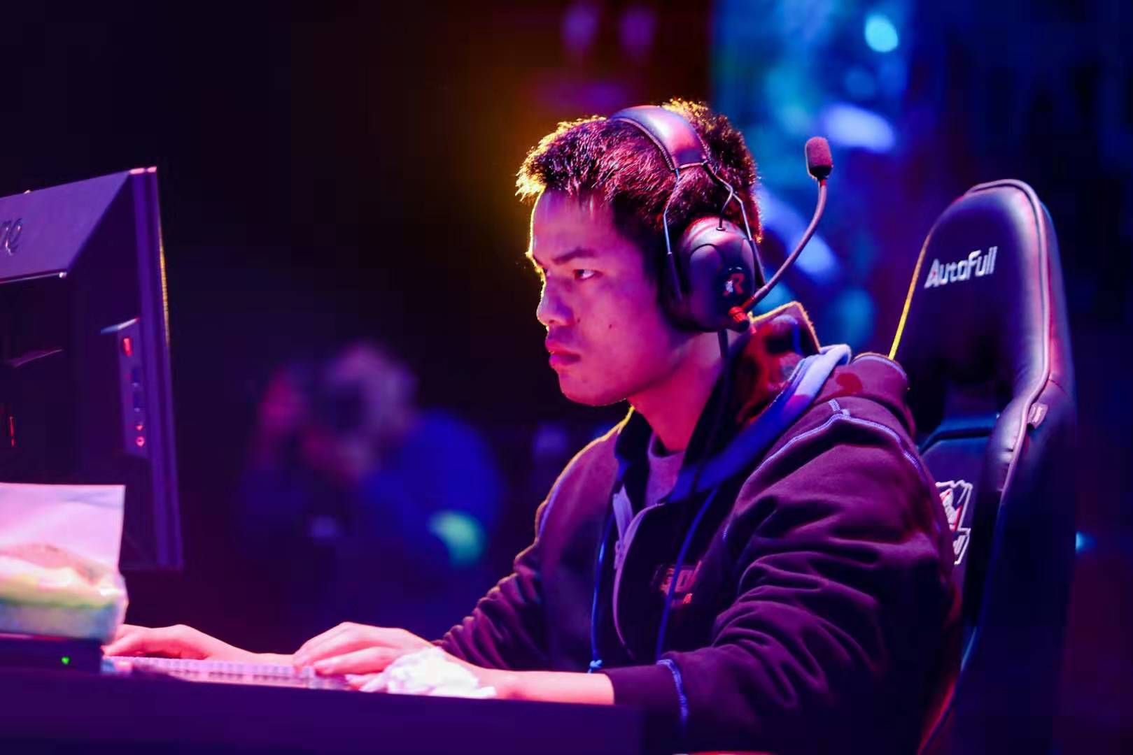 争夺之外 争夺之外