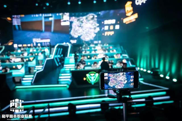 比如月嫂培 比如月嫂培