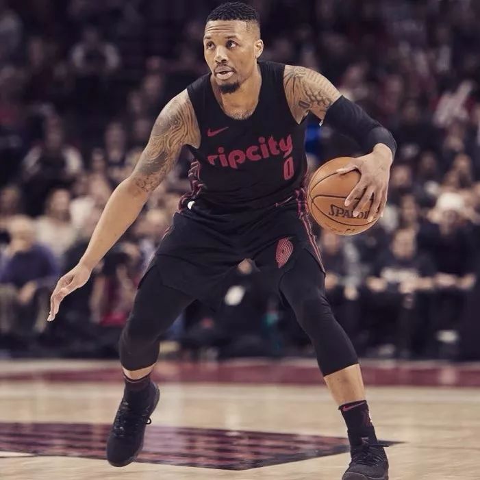 球员健康与 球员健康与