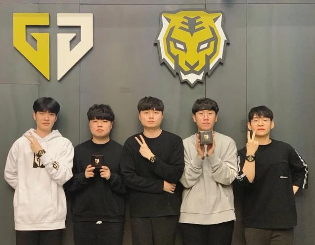 为什么日本女排能成世锦赛四强的亚洲独苗？