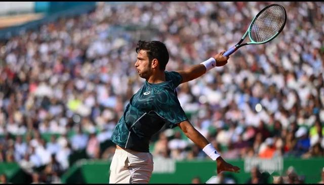 今天中午！新疆队宣布利好消息，球队“大腿”归队，可打季后赛了.