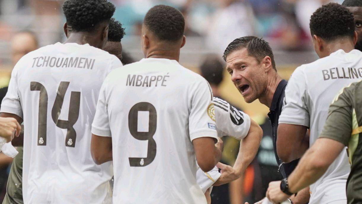 被轰11-1！活塞痛失好局无缘抢七 坎宁安关键上篮不中+与队友配合失误