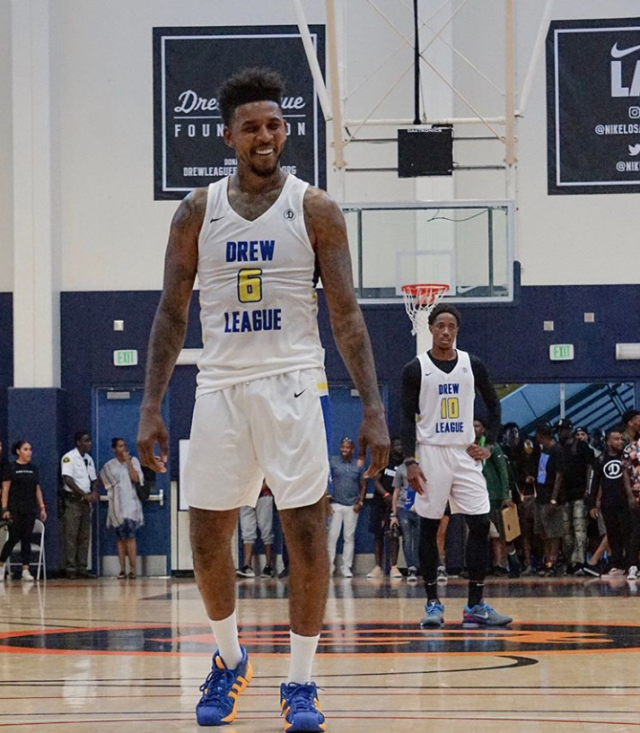 舞台上的长 舞台上的长