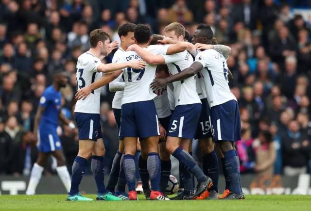 的控球更接 的控球更接